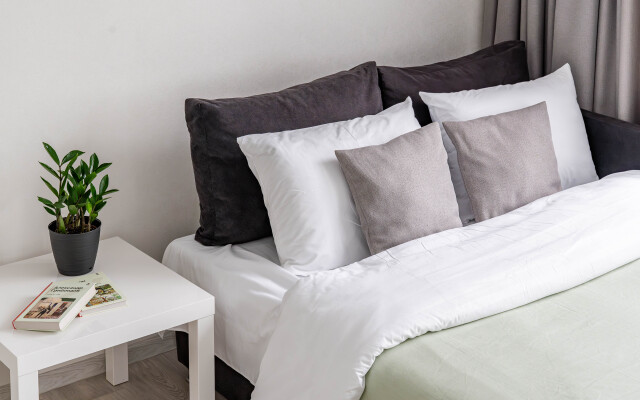 Light U Leninskogo Prospekta Satin Home Flat