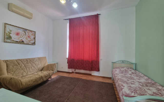 S Basseynom Private House