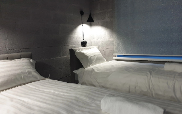 Апартаменты Green Lamp Downtown