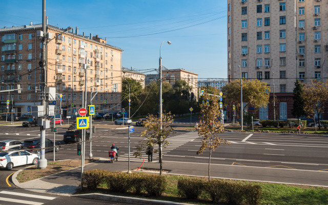 Flat Inn ryadom s metro Frunzenskaya na Komsomol'skom prospekte Apartments