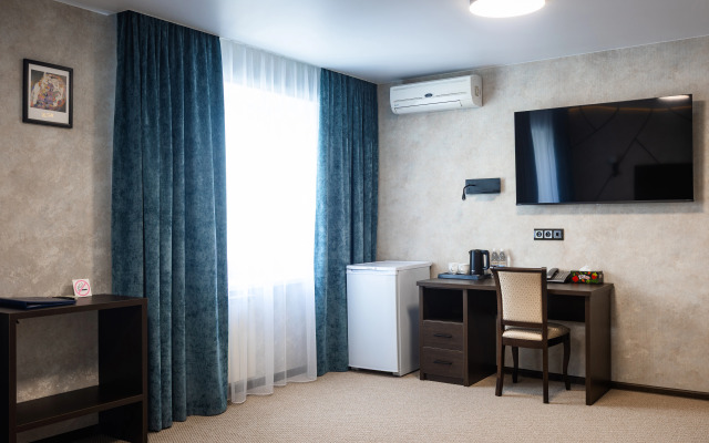 Druzhba Hotel