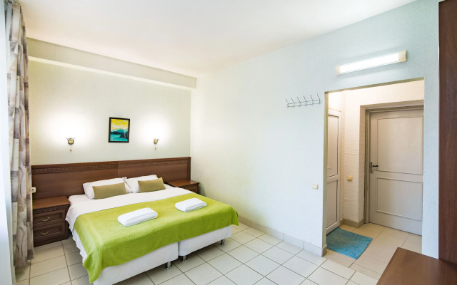 Grand Crystal Group Hotel