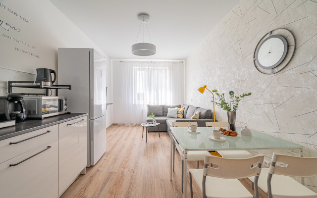 Квартира 8 Марта 202/4