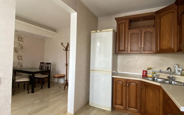 Квартира Двухкомнатная квартира у станции метро Киевская