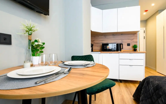 735 Leninskiy Pr 158 Apartments