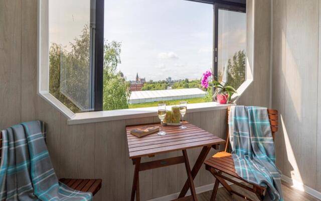 Kant Za Oknom Flat