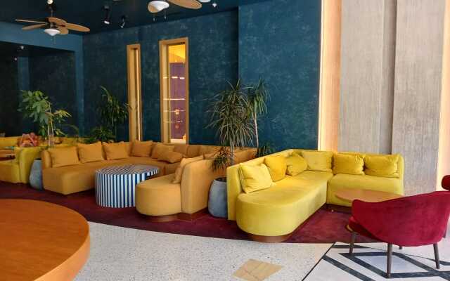 Dizaynerskie s basseynom i morem V 4-Kh Zvezdochnom Otele Vmestimostyyu Ot 3 Do 4 Gostey Ot Sobstvennika Apartments