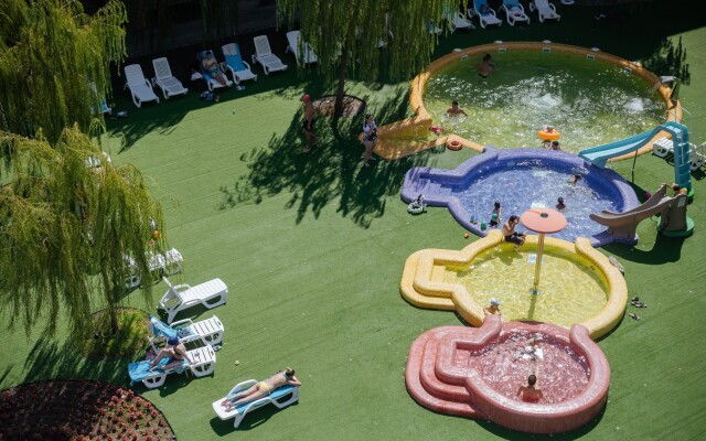 Zamok u Morya Golovinka Hotel