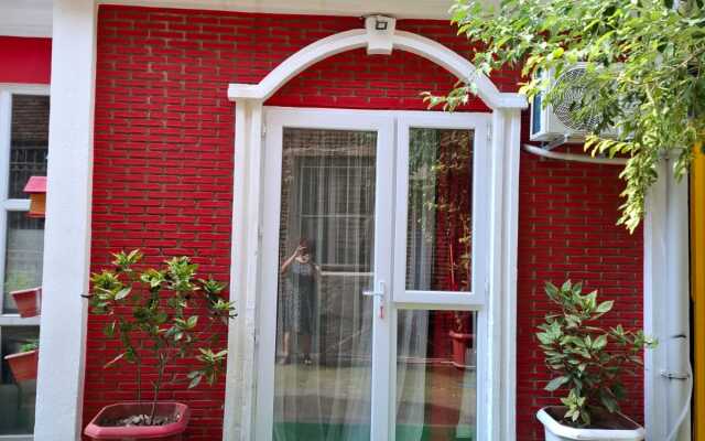 Апарт-отель Nebula's Red&White Apartment