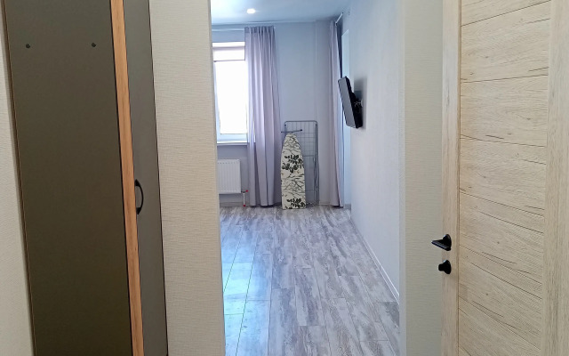Na Tavricheskoy 9k1 Apartments