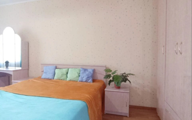 Na Ulitse Dovatora 42V Flat