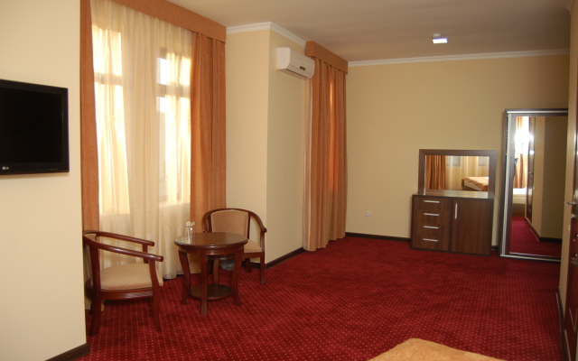 Hotel Diyora Classik