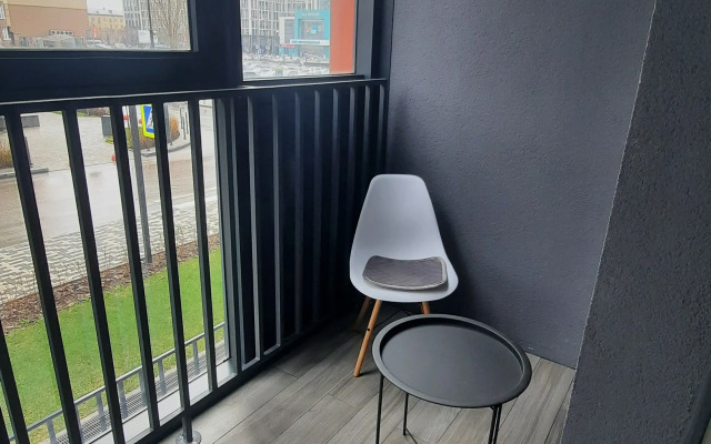 V 2 Minutah Ot M. Oktyabrskaya Flat