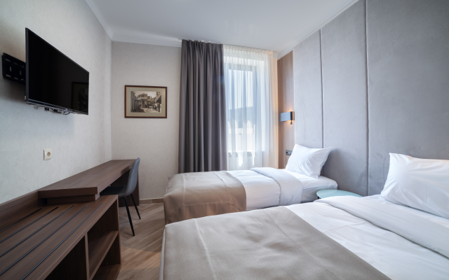 Old Wall Hotel