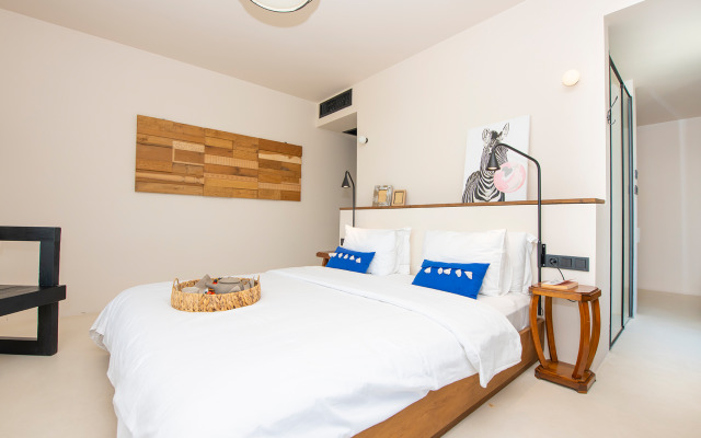 To Be Social House Hotel