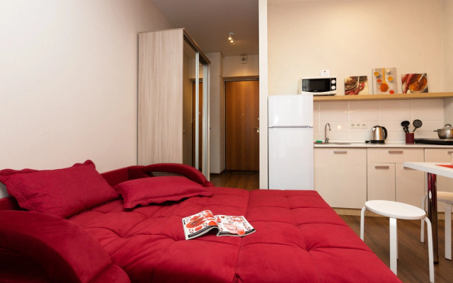 Студия Этажидейли с кроватью и диваном в Центре