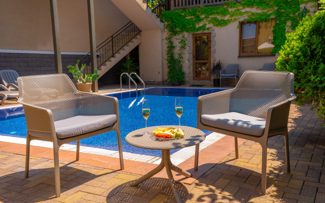 Arno Guest House