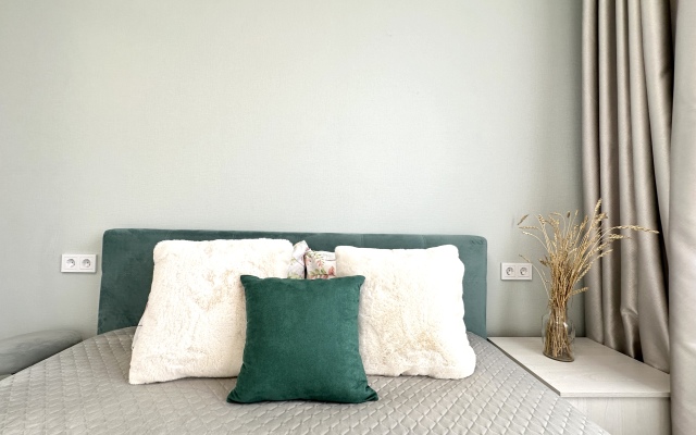 Lyuks Akvamarin s Dizaynerskim Remontom, Dlya Bolshoy Semi Apartments