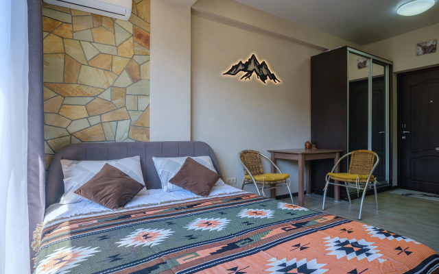 Studiya s vidom na gory Apartments
