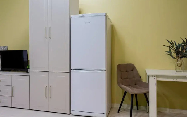 Studiya Dlya Troikh V Zhk Letniy Flat