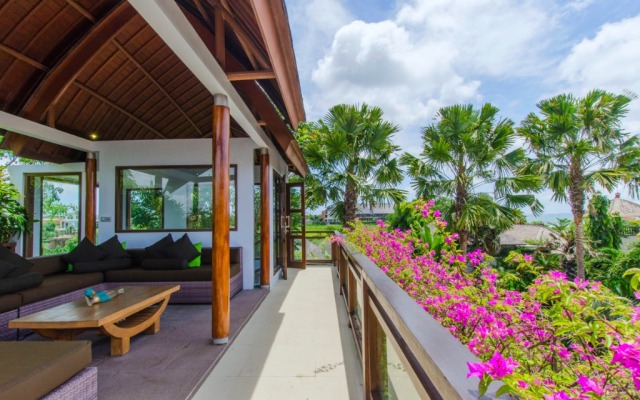 Wonderful 4BR villa 50 meters to the beach Canggu