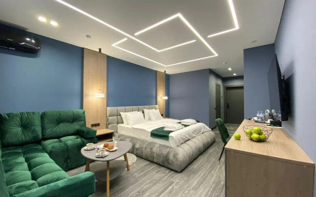 Royal Status Hotel