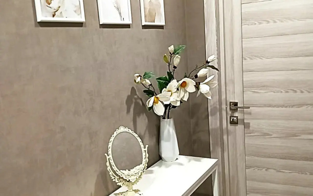 V tsentre na Naberezhnoy Flat