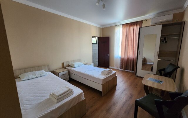 Liana Guesthouse