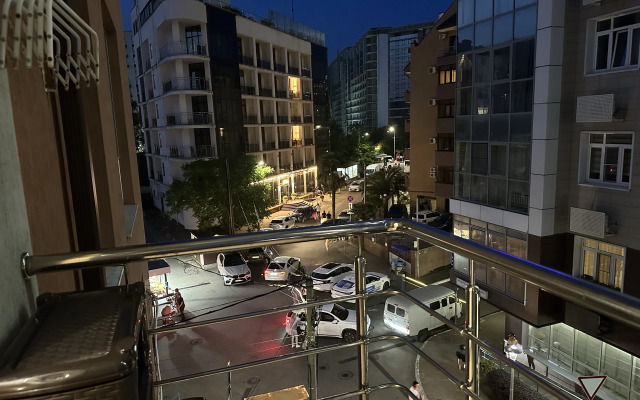 Na 1 Linii Ot Morya Na Mamayke Flat