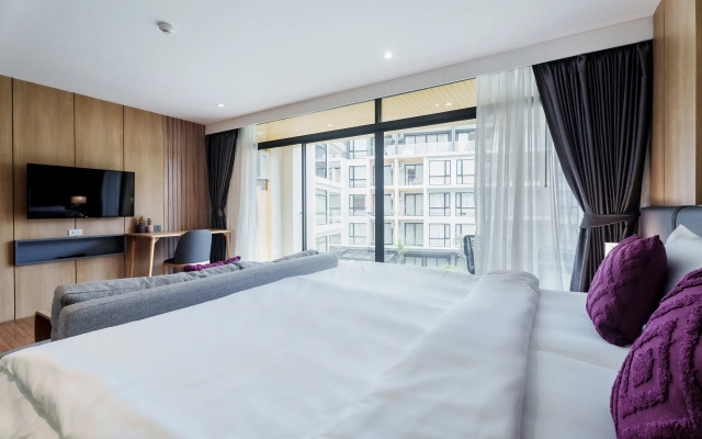 Pool View 1310 Wyndham Condo Apartments