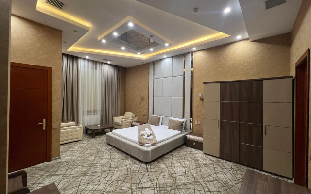 Royal Mansion Hotel