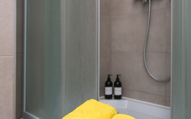 Квартира Apartic на набережной озера