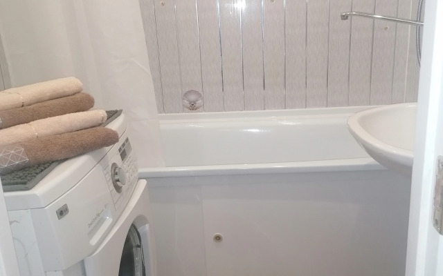 Квартира на улице Героев Самотлора 23