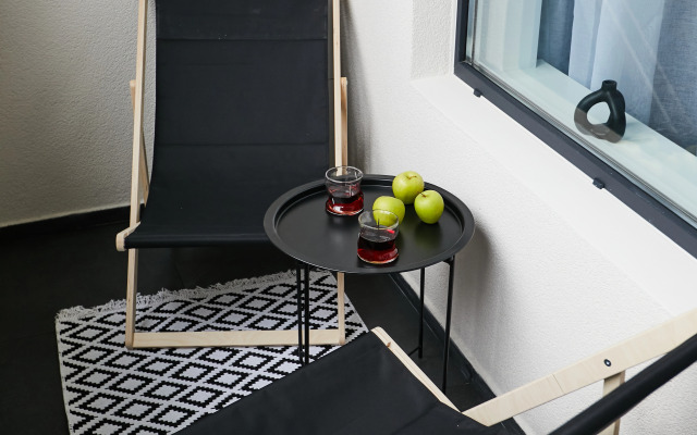 Апартаменты MyHomeYourHome на Проспекте Буденного д.15