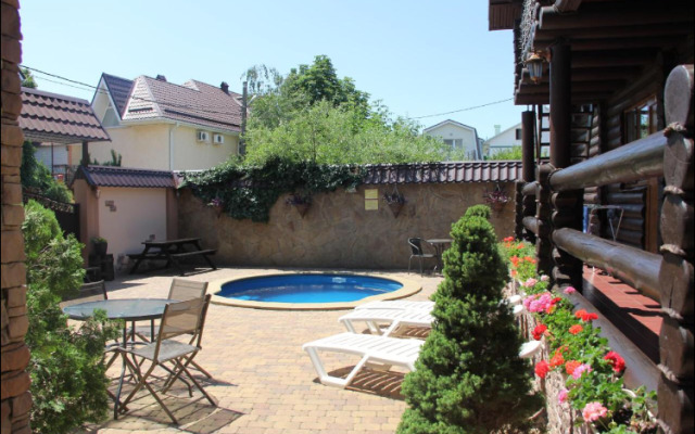 Na Lugovoy Guest House