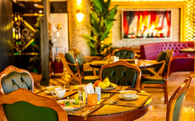 Can Adalya Palace Hotel