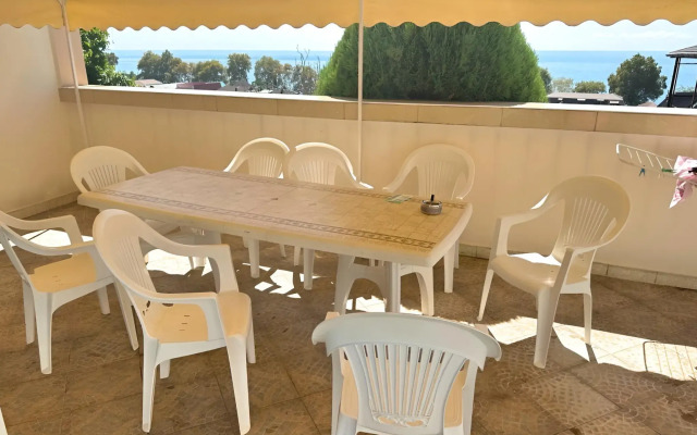 Chastny Dom The Green House Guest House