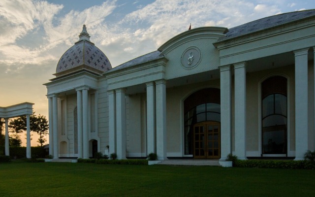 Cabbana Resort & Spa Hotel