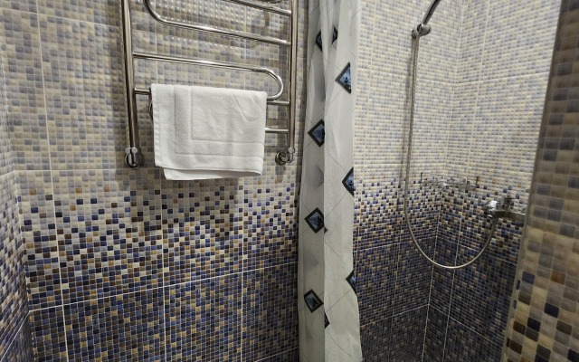 Dvukhkomnatnye U Vokzala Apartments