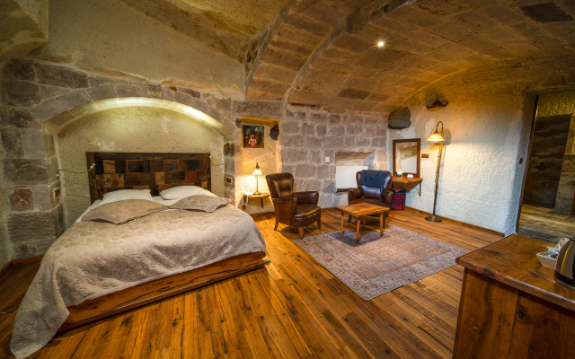 Seki Cave Suites