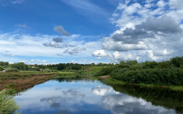 Частный дом Дом у реки в английском стиле
