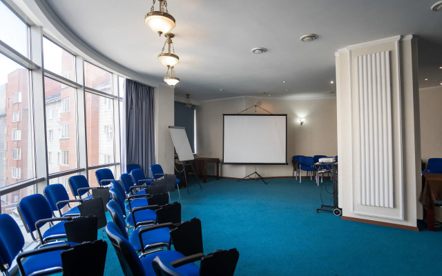Gostinyij Dvor Hotel