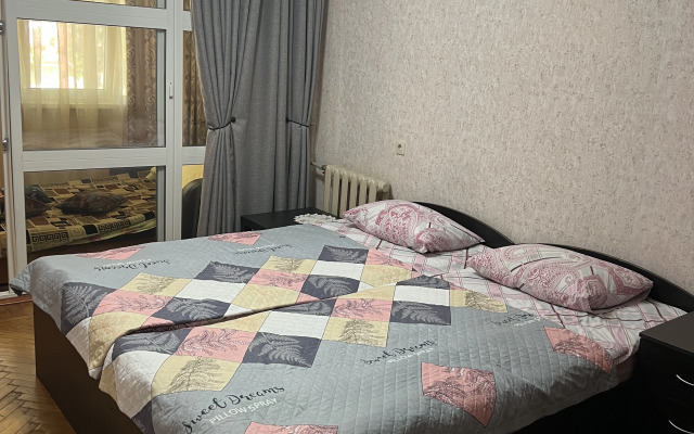 Na Vorovskogo 49 u muzeya Flat