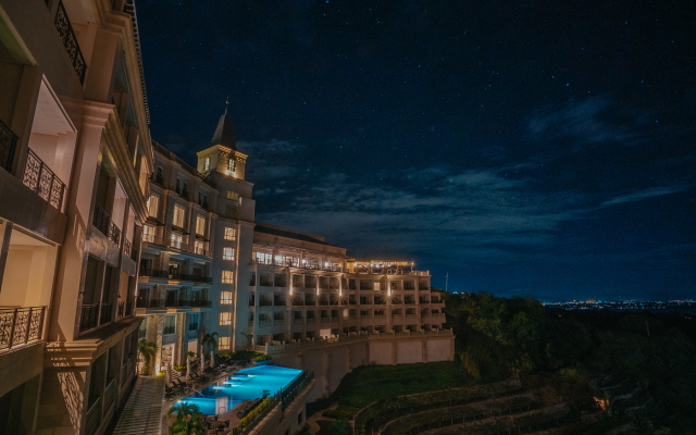 Twin Lakes Hotel - near Tagaytay