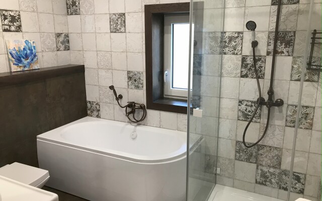 Апартаменты с 3 спальнями в частном доме