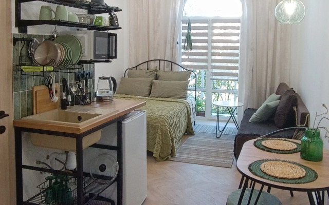 Tsentr Stalinka s Balkonom Flat