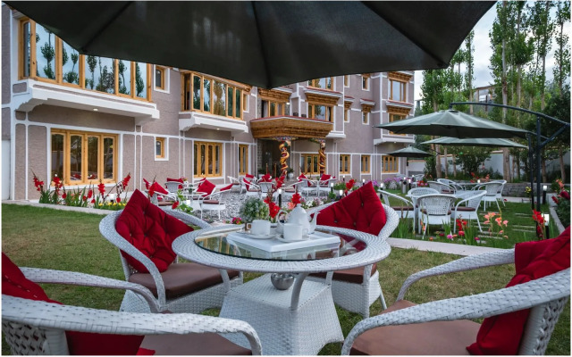 Sangaylay Palace Hotel