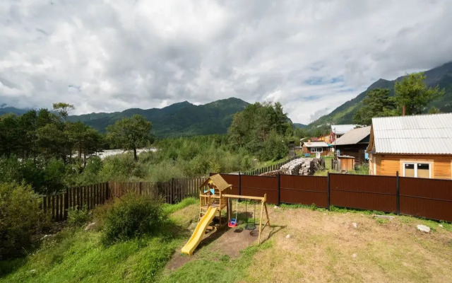 Отель Дом у реки