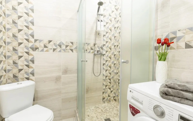 Апартаменты Prince Apartments на ПроспектеСтроителей 18 (186)