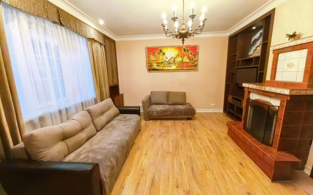 Частный дом Дом с бассейном и сауной